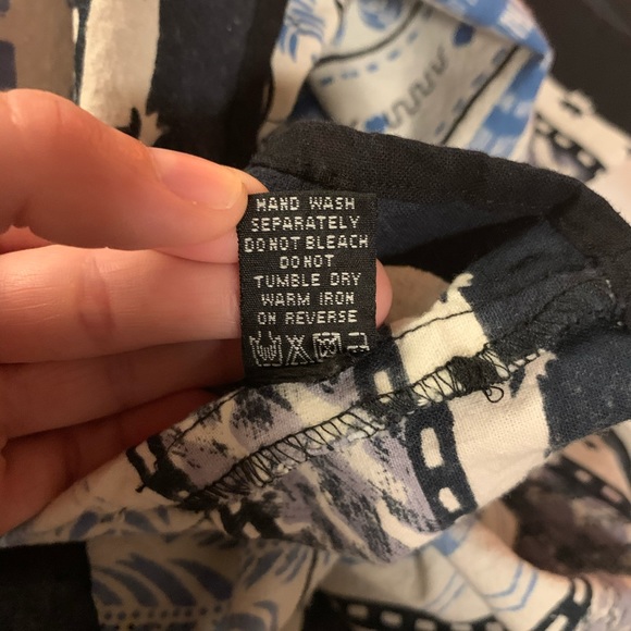 Magic dress size small. Like new condition. - Picture 5 of 5